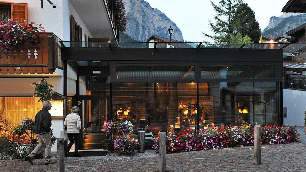 Hotel Des Alpes Selva di Val Gardena Exterior photo