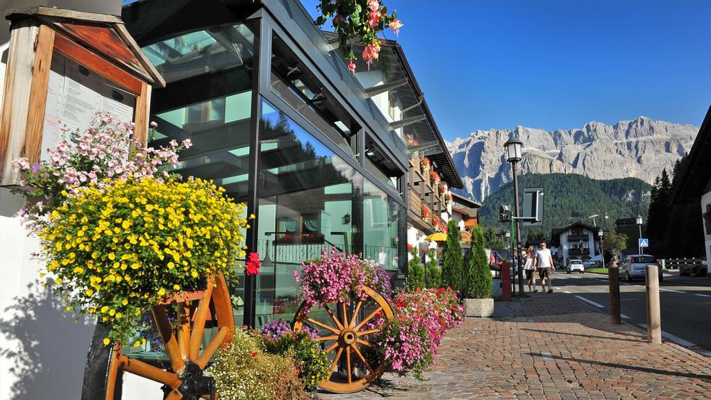 Hotel Des Alpes Selva di Val Gardena Exterior photo